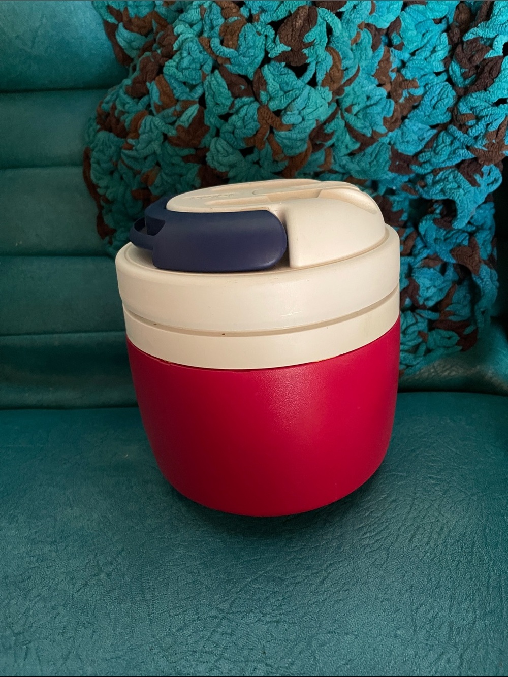 Igloo Red and White Insulated Sports Cooler Jar with Navy handle